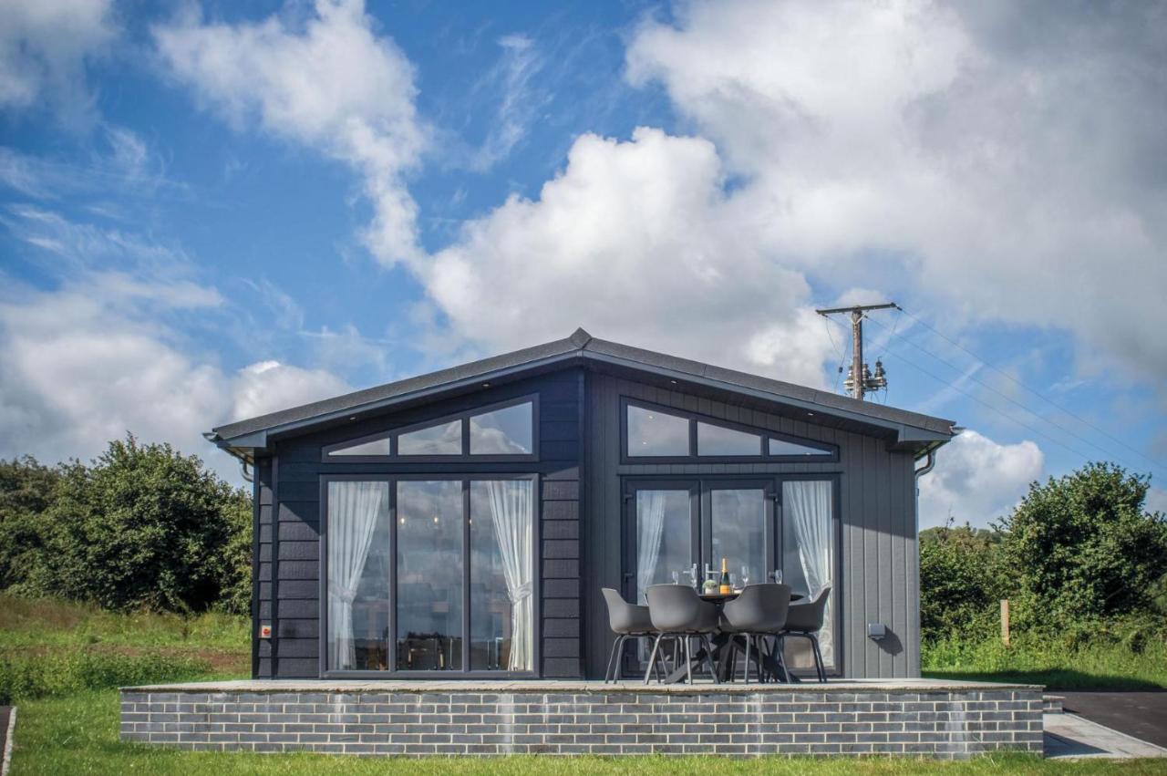 Swanlake Lodge - 3 Bedroom Holiday Home - Penally Exterior foto