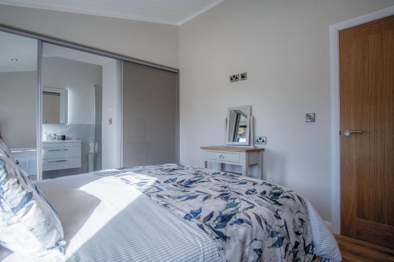 Swanlake Lodge - 3 Bedroom Holiday Home - Penally Exterior foto