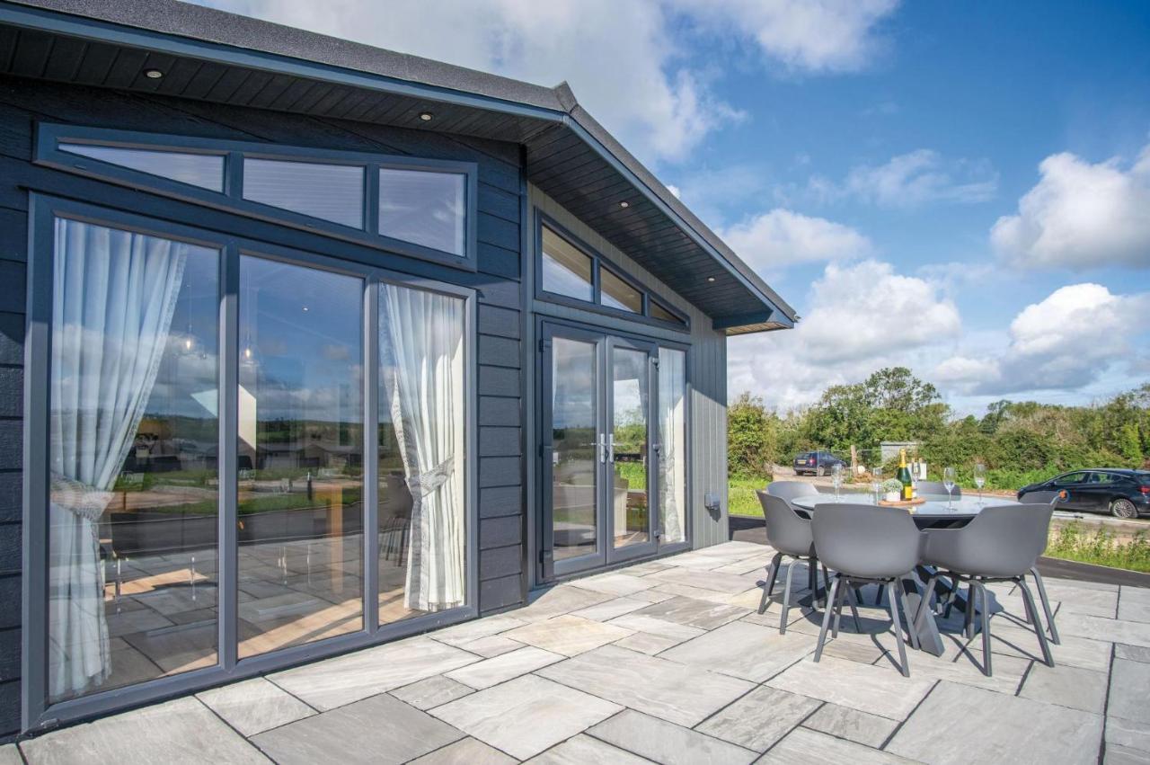 Swanlake Lodge - 3 Bedroom Holiday Home - Penally Exterior foto