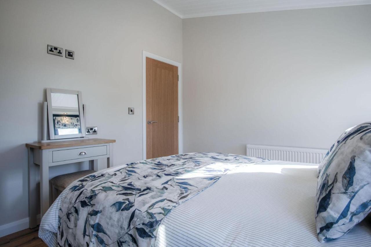Swanlake Lodge - 3 Bedroom Holiday Home - Penally Exterior foto